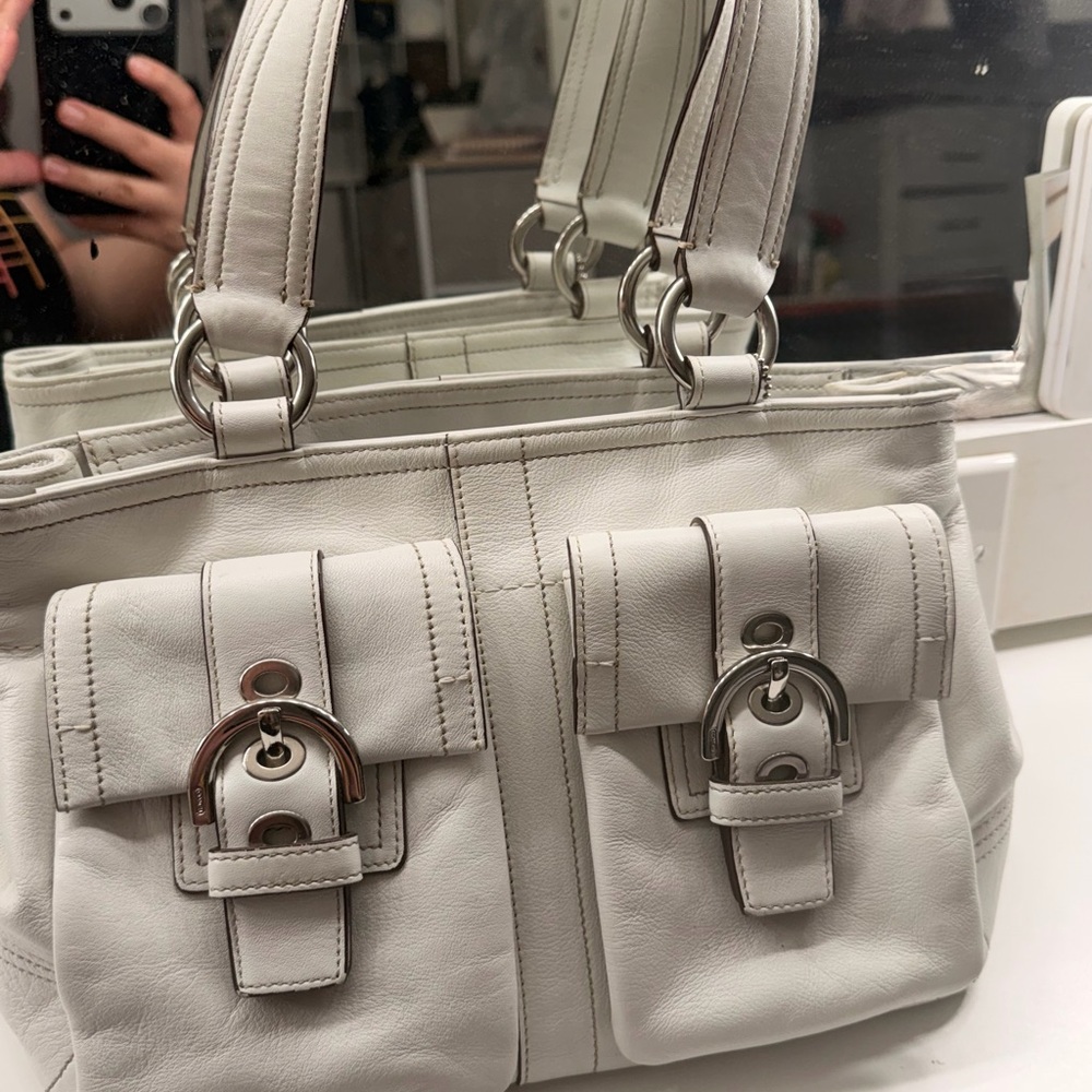 Coach White Leather Shoulder Bag With Coin Purse